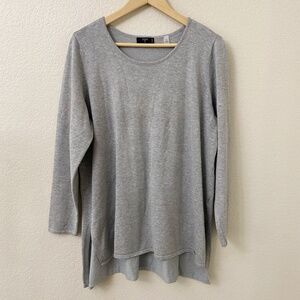 T Tahari Woman Sweater Size 1X Gray Long Sleeves Hi Lo Hem